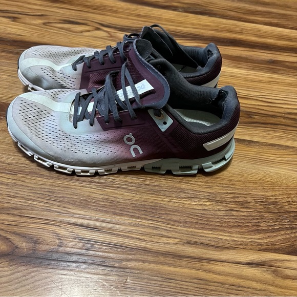 on cloud running shoes women 8.5 - Picture 2 of 6